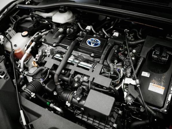 Toyota C-HR I с пробегом 2017 года, цена 1 900 000 рублей, 59819 км, внедорожник, Автокод Объявления