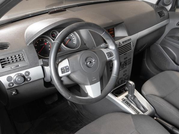 Opel Astra H Рестайлинг с пробегом 2011 года, цена 615 300 рублей, 243946 км, седан, Автокод Объявления