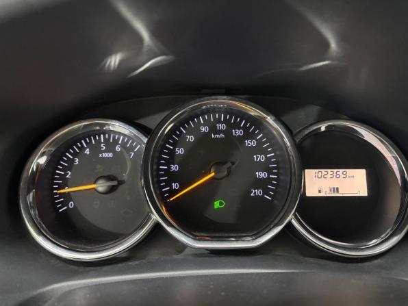Renault Logan II с пробегом 2015 года, цена 545 000 рублей, 102400 км, седан, Автокод Объявления