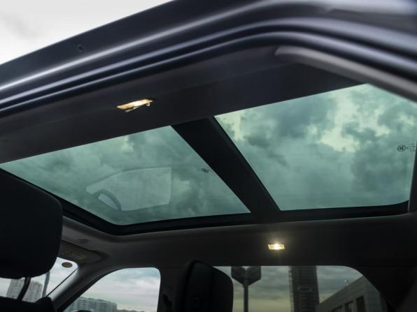 Land Rover Range Rover Evoque II Рестайлинг с пробегом 2024 года, цена 5 237 000 рублей, 1476 км, внедорожник, Автокод Объявления