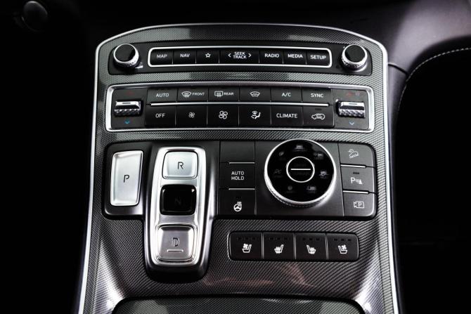 Hyundai Santa Fe IV Рестайлинг с пробегом 2021 года, цена 3 199 000 рублей, 167290 км, внедорожник, Автокод Объявления