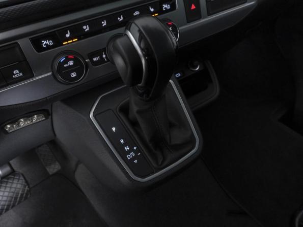 Volkswagen Multivan T6 Рестайлинг с пробегом 2020 года, цена 6 870 000 рублей, 122067 км, минивэн, Автокод Объявления