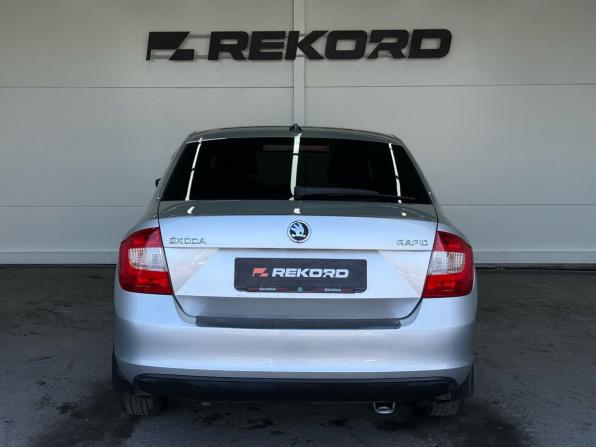 Skoda Rapid I с пробегом 2016 года, цена 949 000 рублей, 170378 км, лифтбек, Автокод Объявления
