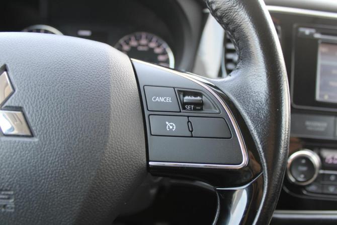 Mitsubishi Outlander III Рестайлинг 2 с пробегом 2016 года, цена 1 940 000 рублей, 97000 км, внедорожник, Автокод Объявления