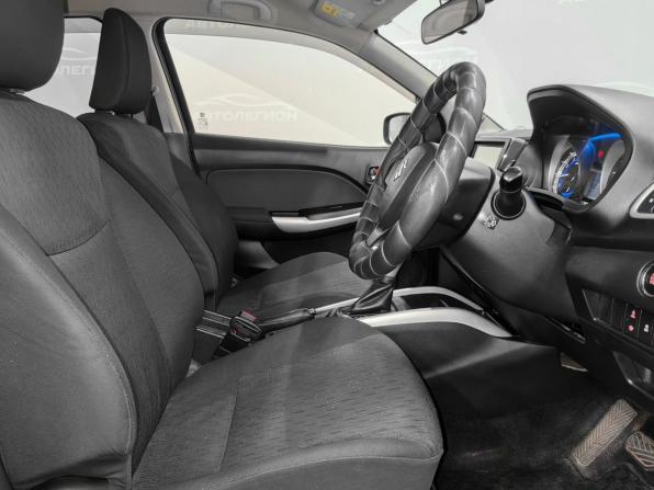 Suzuki Baleno II с пробегом 2015 года, цена 960 000 рублей, 63500 км, хэтчбек, Автокод Объявления