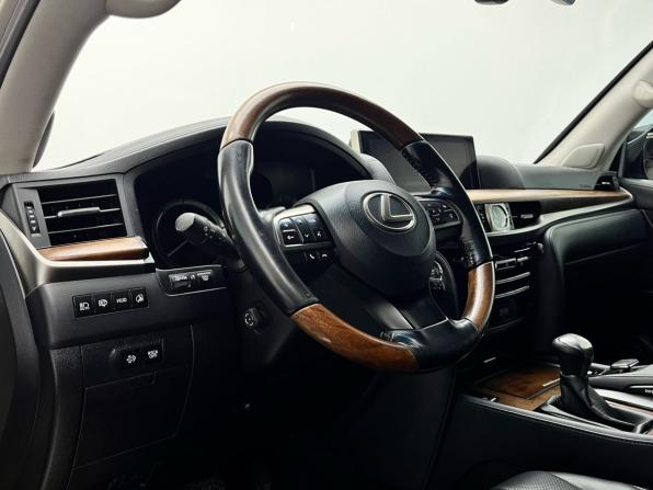 Lexus LX III Рестайлинг 2 с пробегом 2016 года, цена 6 269 000 рублей, 118461 км, внедорожник, Автокод Объявления