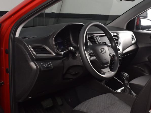 Hyundai Solaris II Рестайлинг с пробегом 2021 года, цена 1 534 995 рублей, 38065 км, седан, Автокод Объявления