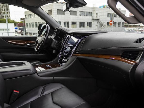 Cadillac Escalade IV с пробегом 2017 года, цена 4 348 000 рублей, 151000 км, внедорожник, Автокод Объявления