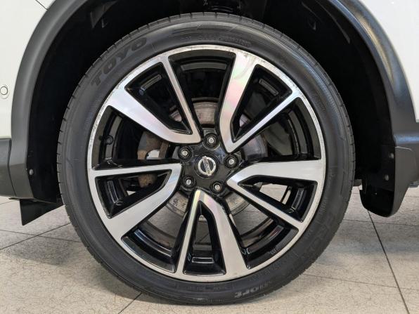 Nissan Qashqai II с пробегом 2016 года, цена 1 600 000 рублей, 92102 км, внедорожник, Автокод Объявления
