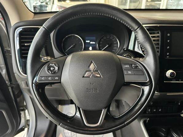 Mitsubishi Outlander III Рестайлинг 3 с пробегом 2020 года, цена 2 050 000 рублей, 106888 км, внедорожник, Автокод Объявления