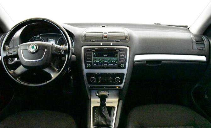 Skoda Octavia II (A5) Рестайлинг с пробегом 2012 года, цена 820 000 рублей, 239506 км, лифтбек, Автокод Объявления