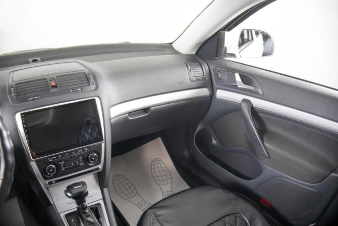 Skoda Octavia II (A5) Рестайлинг с пробегом 2012 года, цена 719 000 рублей, 333453 км, лифтбек, Автокод Объявления