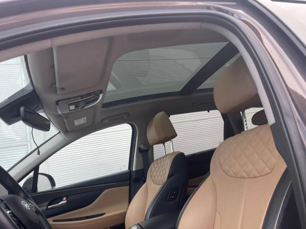 Hyundai Santa Fe IV Рестайлинг с пробегом 2023 года, цена 3 957 000 рублей, 69715 км, внедорожник, Автокод Объявления