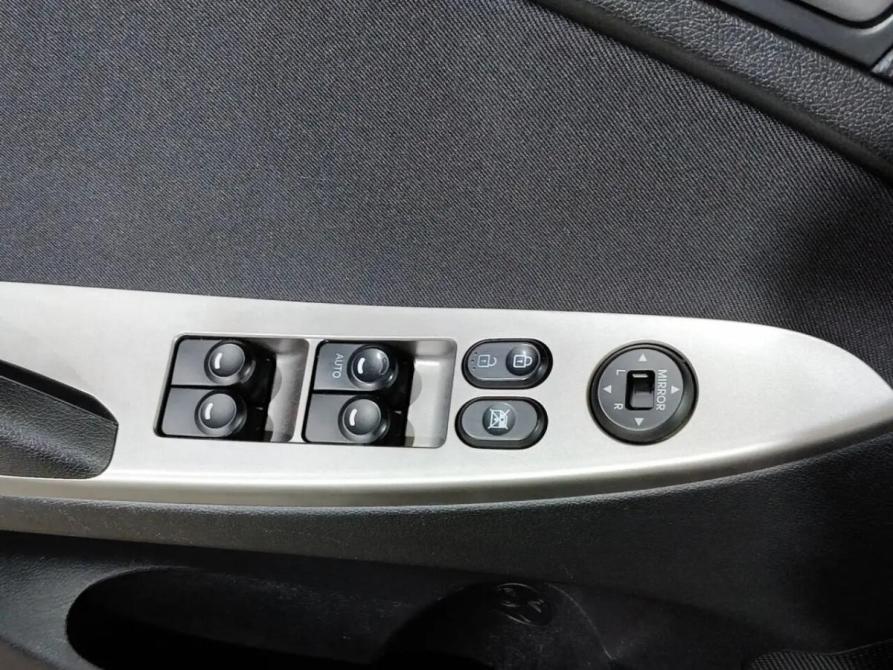 Hyundai Solaris I Рестайлинг Уфа  - изображение 18