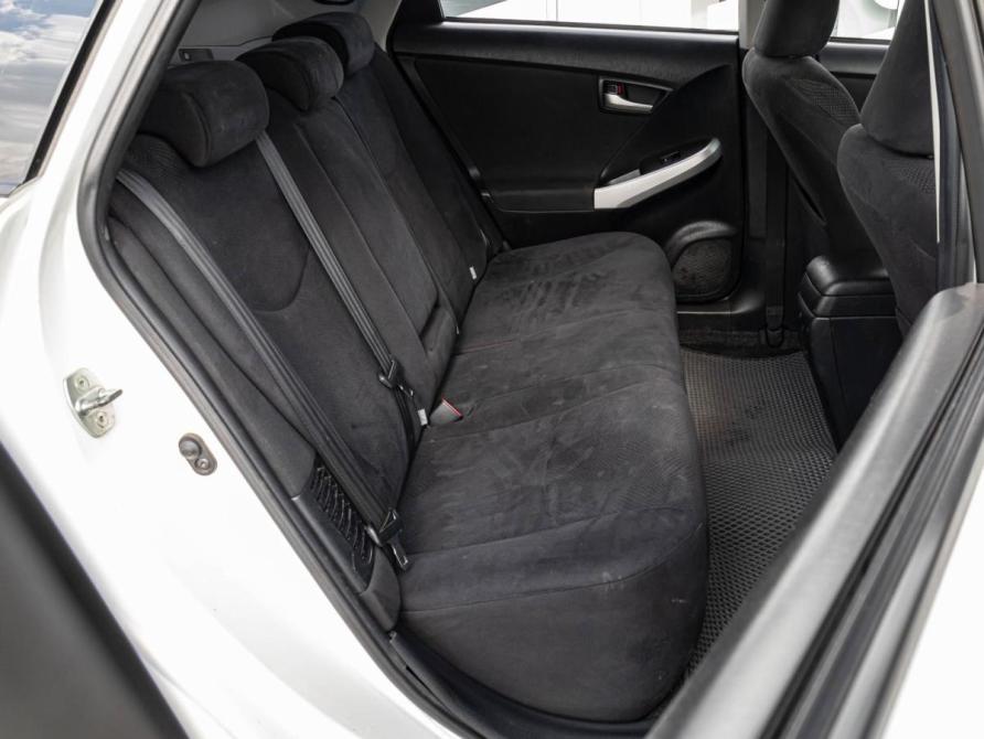Toyota Prius III Рестайлинг (XW30) Краснодар  - изображение 9