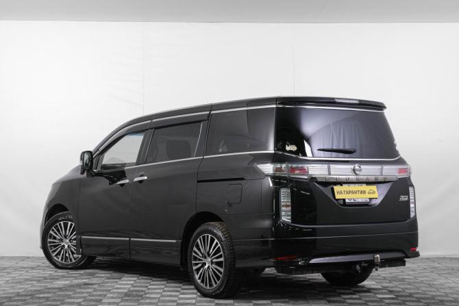 Nissan Elgrand III (E52) Рестайлинг с пробегом 2018 года, цена 3 449 000 рублей, 71000 км, минивэн, Автокод Объявления