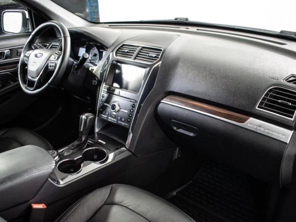 Ford Explorer V Рестайлинг 2 с пробегом 2019 года, цена 3 645 000 рублей, 97500 км, внедорожник, Автокод Объявления