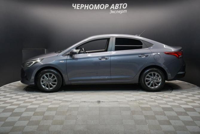 Hyundai Solaris II Рестайлинг с пробегом 2022 года, цена 1 844 000 рублей, 51800 км, седан, Автокод Объявления
