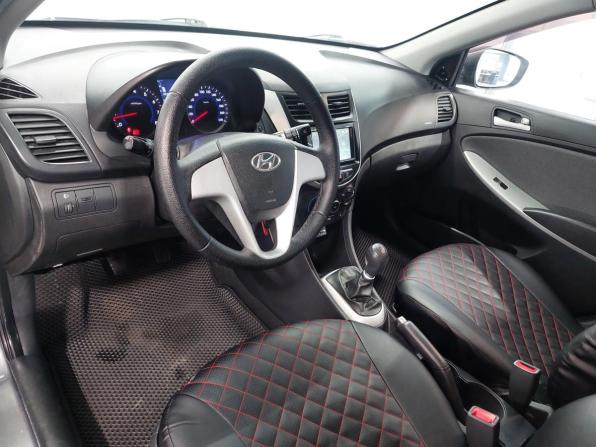 Hyundai Solaris I с пробегом 2012 года, цена 540 000 рублей, 289000 км, седан, Автокод Объявления