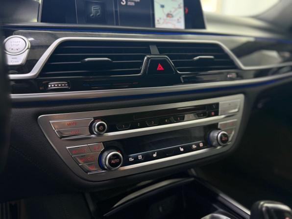 BMW 7 серии VI (G11/G12) с пробегом 2017 года, цена 3 690 000 рублей, 129109 км, седан, Автокод Объявления