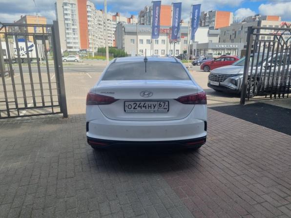 Hyundai Solaris II Рестайлинг с пробегом 2022 года, цена 1 575 000 рублей, 93000 км, седан, Автокод Объявления