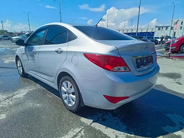 Hyundai Solaris I Рестайлинг с пробегом 2016 года, цена 1 059 995 рублей, 165473 км, седан, Автокод Объявления