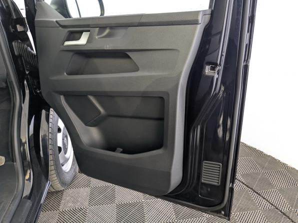 Volkswagen Multivan T6 Рестайлинг с пробегом 2021 года, цена 5 350 000 рублей, 94113 км, минивэн, Автокод Объявления