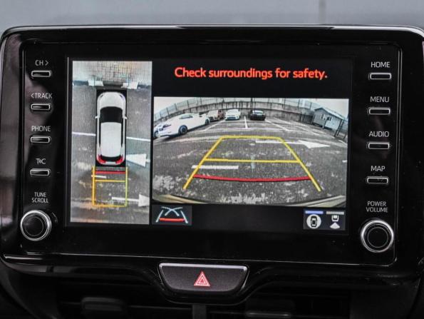 Toyota Yaris Cross с пробегом 2022 года, цена 2 389 000 рублей, 49285 км, внедорожник, Автокод Объявления