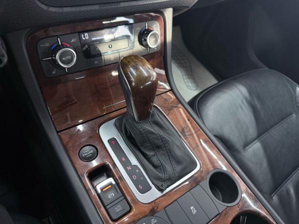 Volkswagen Touareg II с пробегом 2011 года, цена 2 099 000 рублей, 147252 км, внедорожник, Автокод Объявления