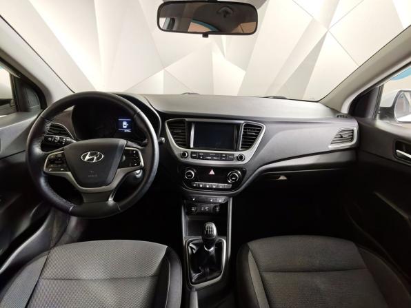 Hyundai Solaris II с пробегом 2017 года, цена 747 000 рублей, 281752 км, седан, Автокод Объявления