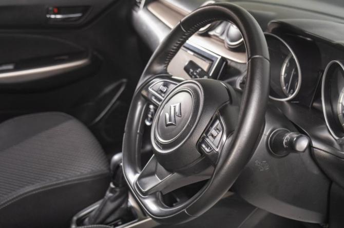 Suzuki Swift V с пробегом 2019 года, цена 1 449 000 рублей, 104500 км, хэтчбек, Автокод Объявления