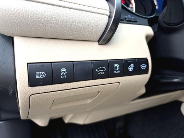 Toyota Camry VIII (XV70) с пробегом 2021 года, цена 3 590 000 рублей, 56183 км, седан, Автокод Объявления