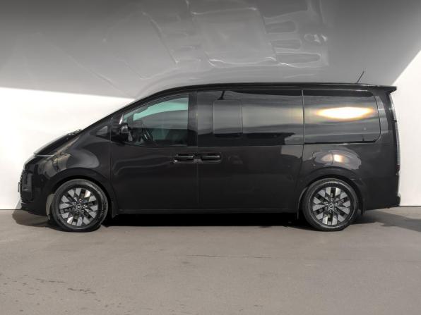 Hyundai Staria I с пробегом 2023 года, цена 4 850 000 рублей, 48774 км, минивэн, Автокод Объявления