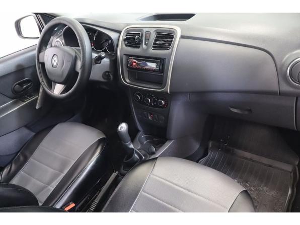 Renault Logan II с пробегом 2016 года, цена 706 000 рублей, 91779 км, седан, Автокод Объявления