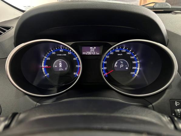 Hyundai ix35 I Рестайлинг с пробегом 2014 года, цена 950 000 рублей, 296429 км, внедорожник, Автокод Объявления
