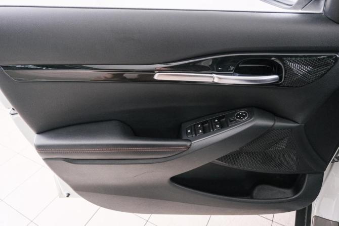 Kia KX3 с пробегом 2020 года, цена 2 359 000 рублей, 81000 км, внедорожник, Автокод Объявления