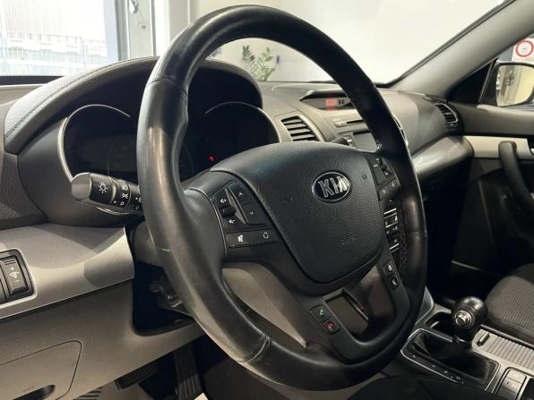 Kia Sorento II Рестайлинг с пробегом 2015 года, цена 1 768 000 рублей, 120623 км, внедорожник, Автокод Объявления