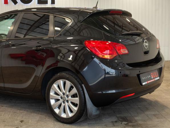 Opel Astra J с пробегом 2012 года, цена 695 000 рублей, 183835 км, хэтчбек, Автокод Объявления