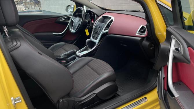 Opel Astra J Рестайлинг с пробегом 2013 года, цена 899 000 рублей, 139000 км, хэтчбек, Автокод Объявления