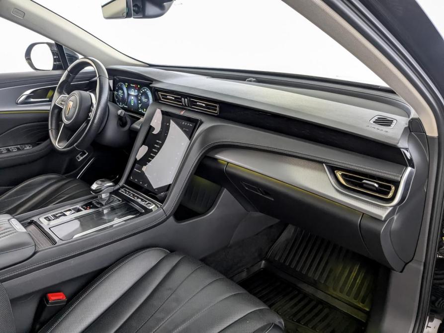 Hongqi H5 II Москва  - изображение 11