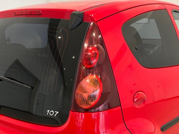 Peugeot 107 I Рестайлинг 2 с пробегом 2013 года, цена 750 000 рублей, 51108 км, хэтчбек, Автокод Объявления