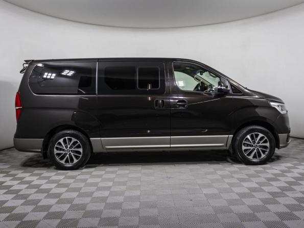 Hyundai Grand Starex I Рестайлинг 2 с пробегом 2018 года, цена 3 638 000 рублей, 108001 км, минивэн, Автокод Объявления