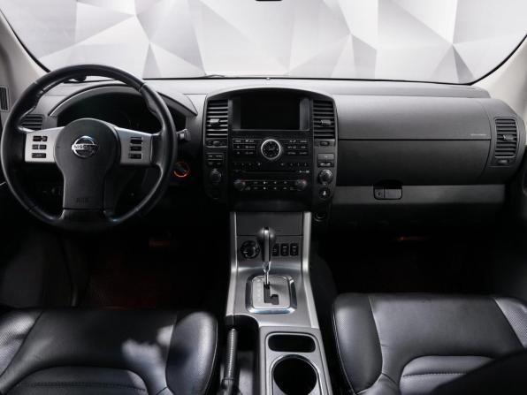 Nissan Pathfinder III Рестайлинг с пробегом 2013 года, цена 1 797 000 рублей, 177000 км, внедорожник, Автокод Объявления