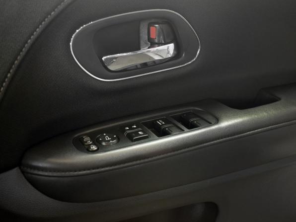 Honda Vezel I с пробегом 2014 года, цена 1 589 995 рублей, 155443 км, внедорожник, Автокод Объявления