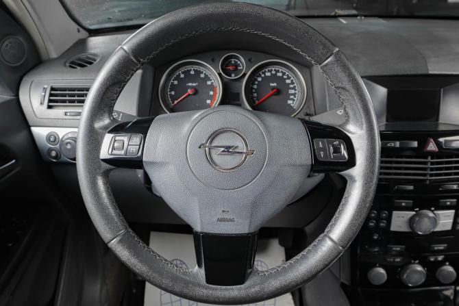 Opel Astra H Рестайлинг с пробегом 2007 года, цена 639 000 рублей, 310000 км, седан, Автокод Объявления