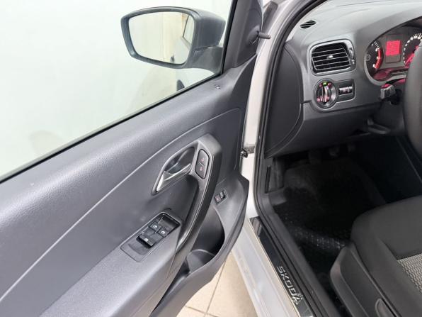 Volkswagen Polo V с пробегом 2013 года, цена 749 000 рублей, 123430 км, седан, Автокод Объявления