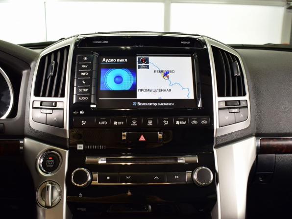 Toyota Land Cruiser 200 Series с пробегом 2012 года, цена 4 685 995 рублей, 209423 км, внедорожник, Автокод Объявления