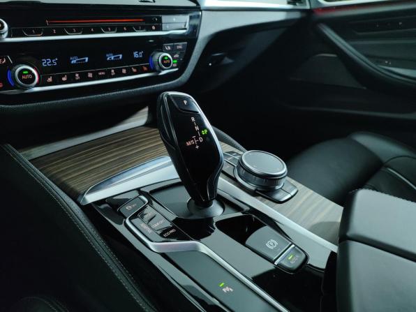 BMW 5 серии VII (G30/G31/G38) с пробегом 2019 года, цена 4 299 000 рублей, 111912 км, седан, Автокод Объявления