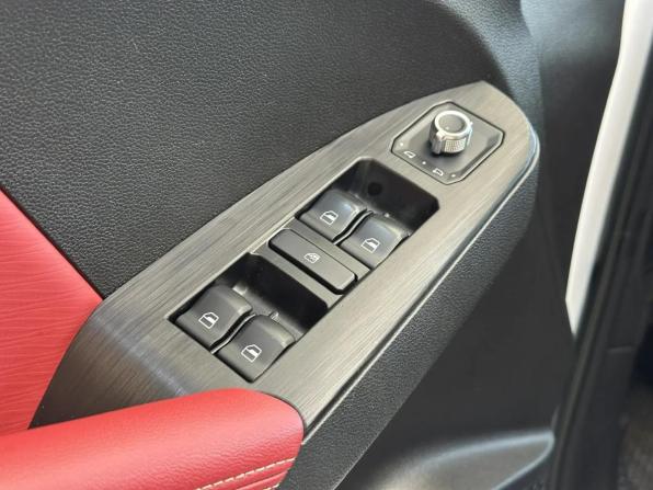 Haval Jolion I Рестайлинг с пробегом 2024 года, цена 2 300 000 рублей, 32405 км, внедорожник, Автокод Объявления