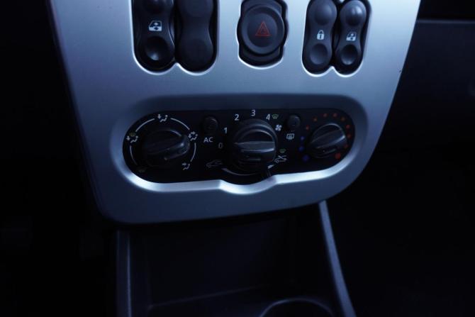Renault Logan I Рестайлинг с пробегом 2012 года, цена 454 000 рублей, 139156 км, седан, Автокод Объявления